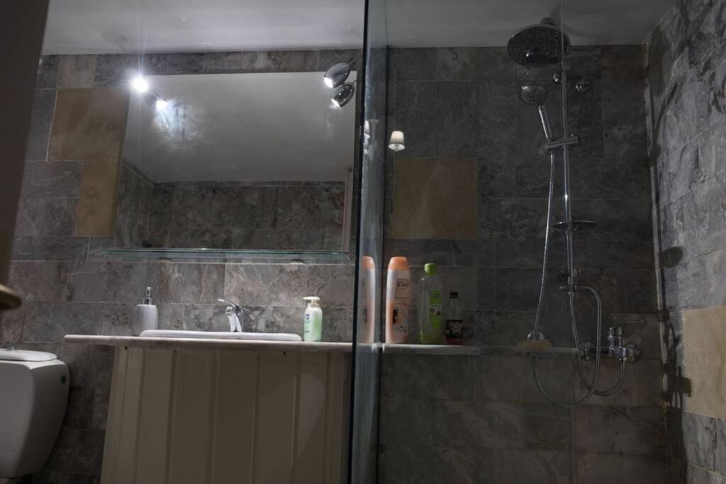 Hébergement de vacances Natural House With Sea View & Garden *